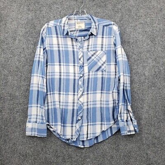 Arizona Jean Company Tops - Arizona plaid button down flannel